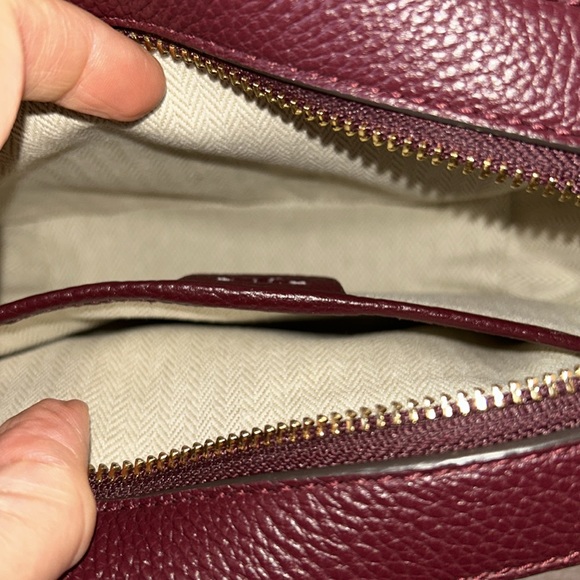 Tory Burch McGraw Camera Bag in Claret - Picture 9 of 13